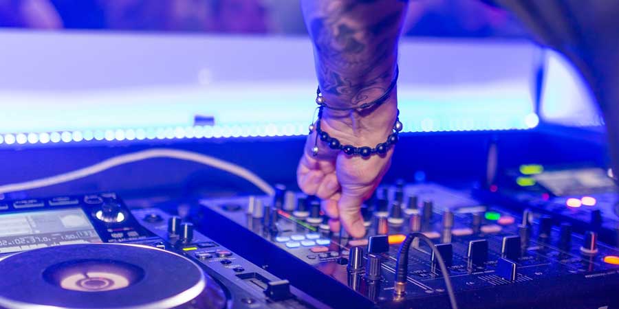 Hardstyle DJ boeken