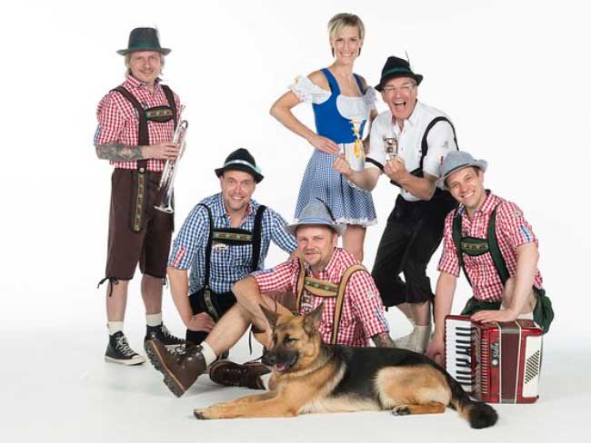 Immer Gerade Aus!