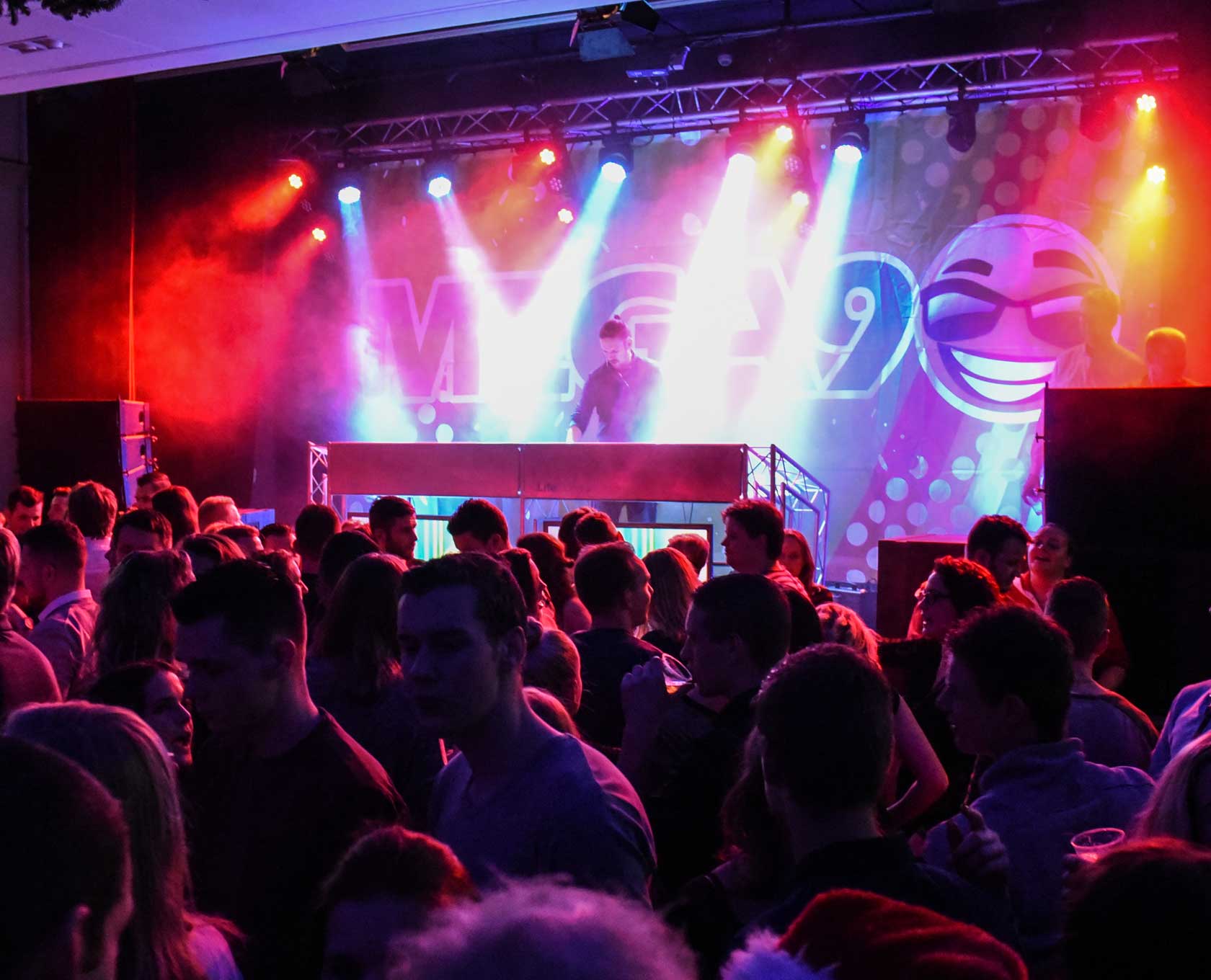 Allround drive-in shows boeken