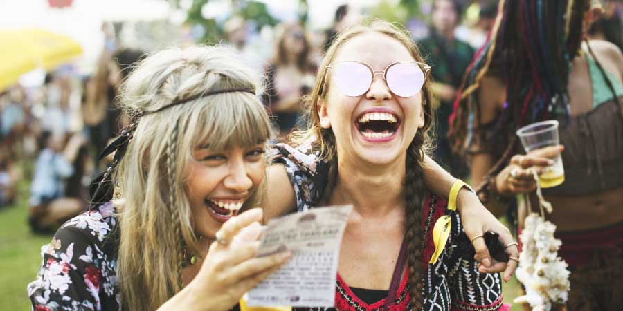 Artiesten boeken voor festival