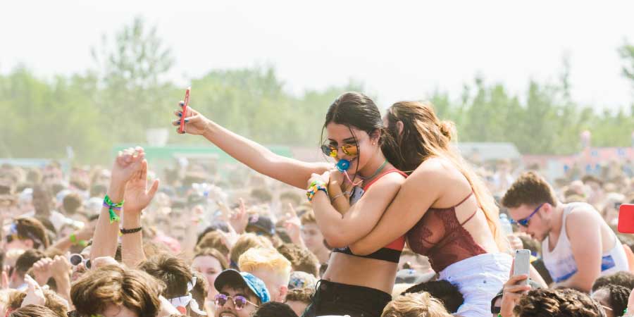 Artiesten boeken voor een feestweek